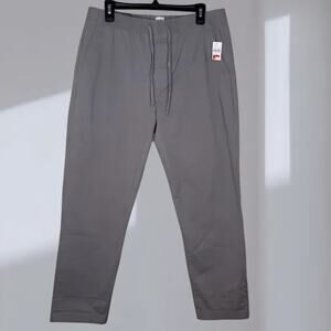 NWT GAP Easy Essential Straight-Leg Pants – Gray (Men’s M)